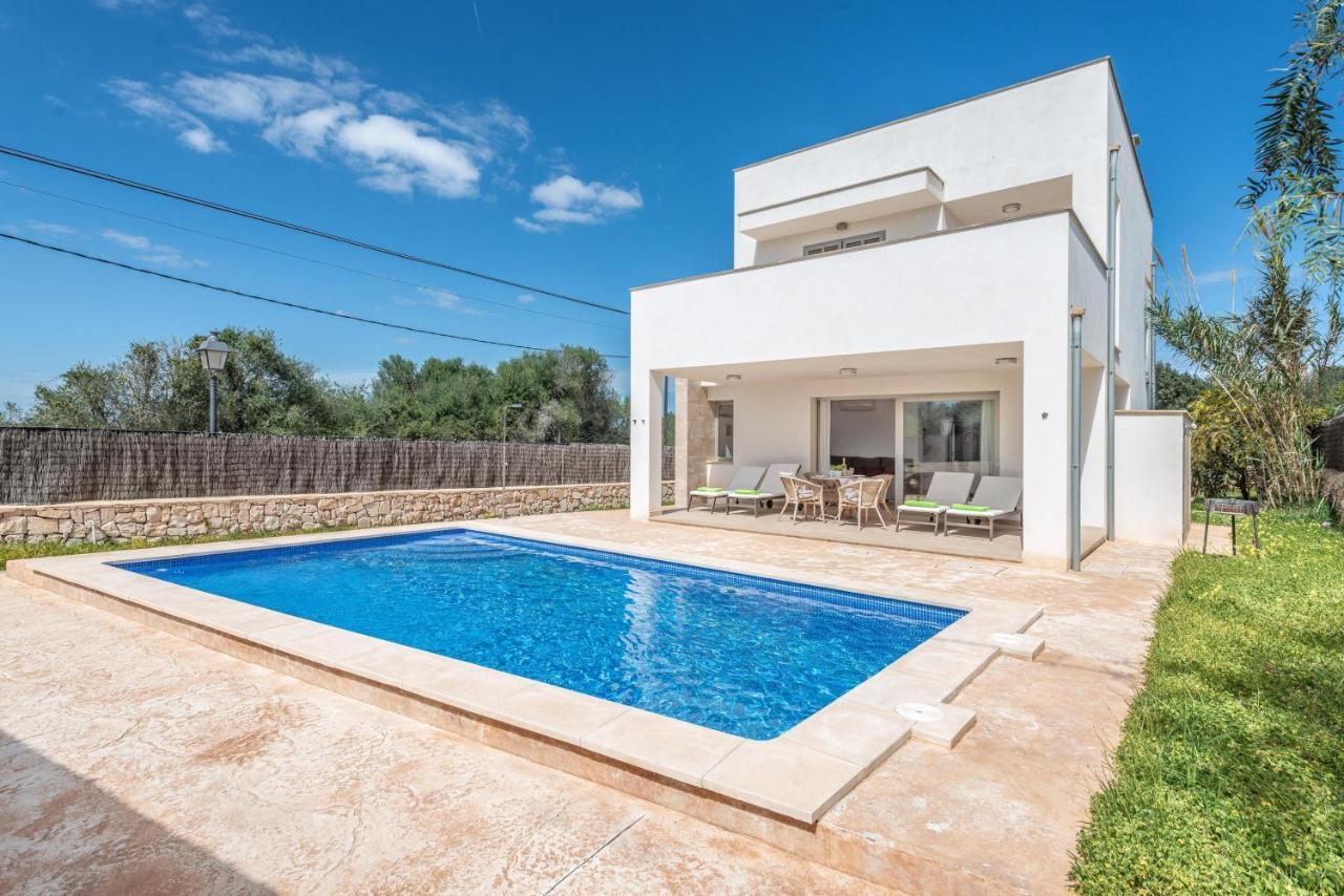 Garlanda 1 Villa