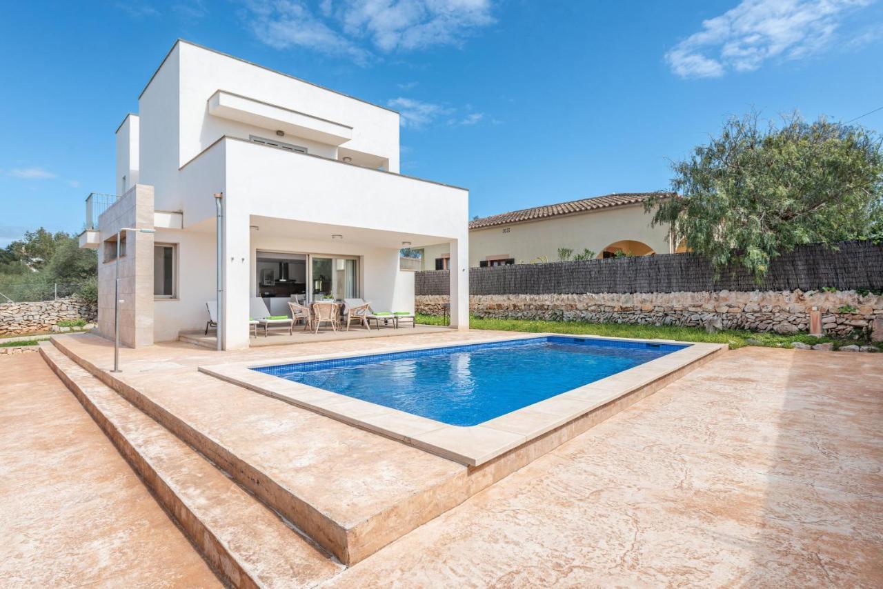 Garlanda 1 Villa *