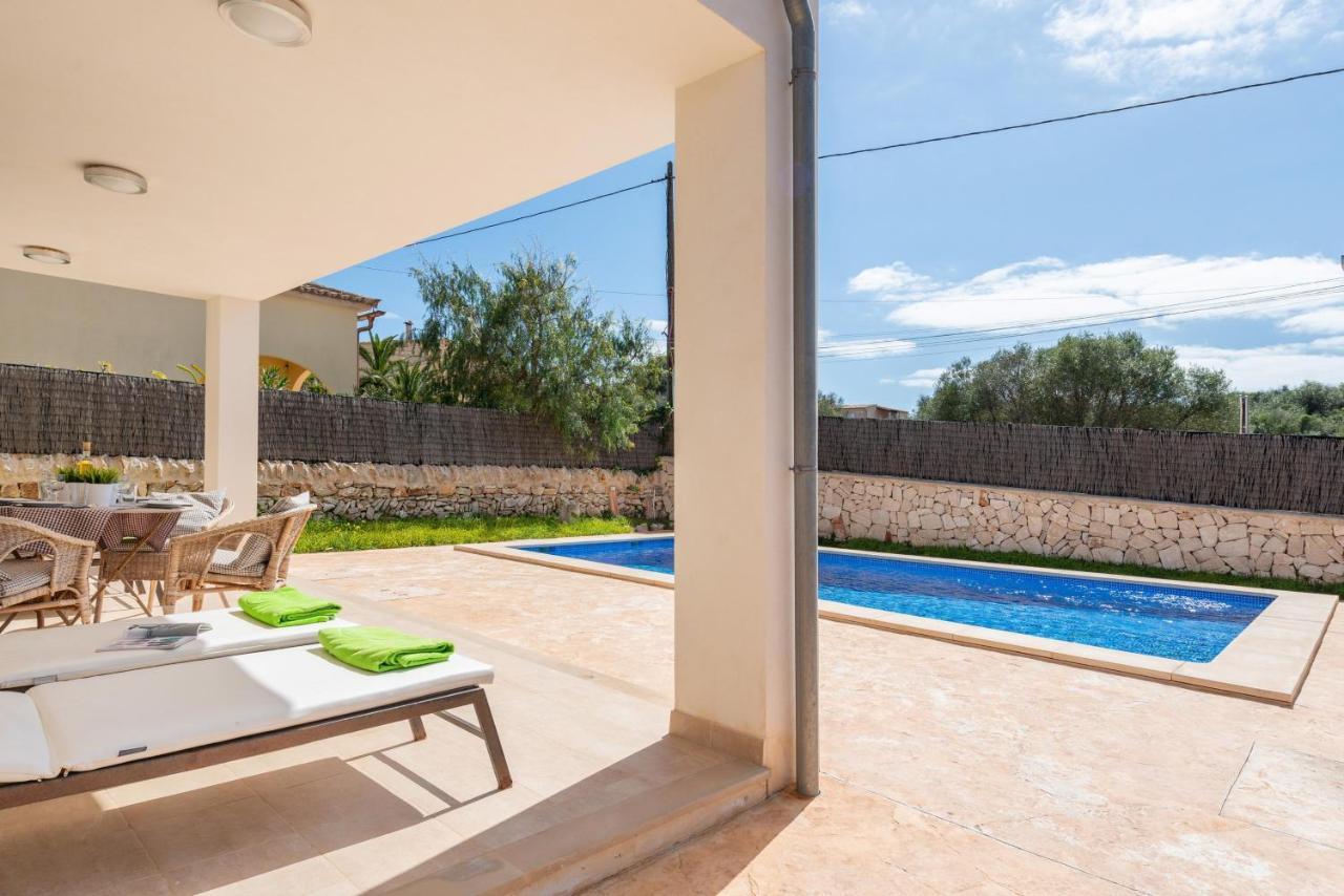 Garlanda 1 Villa Cala Llombards