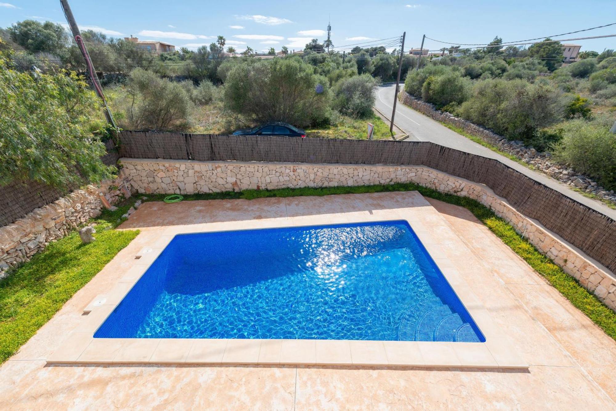 Garlanda 1 Villa